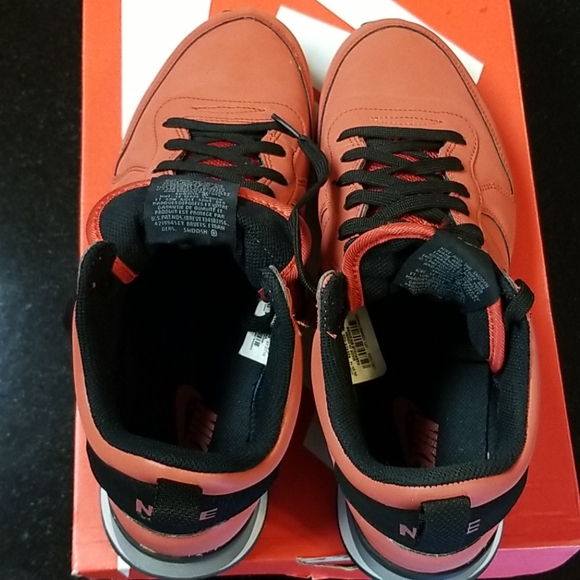 Nike Internationalist Mid main image 8